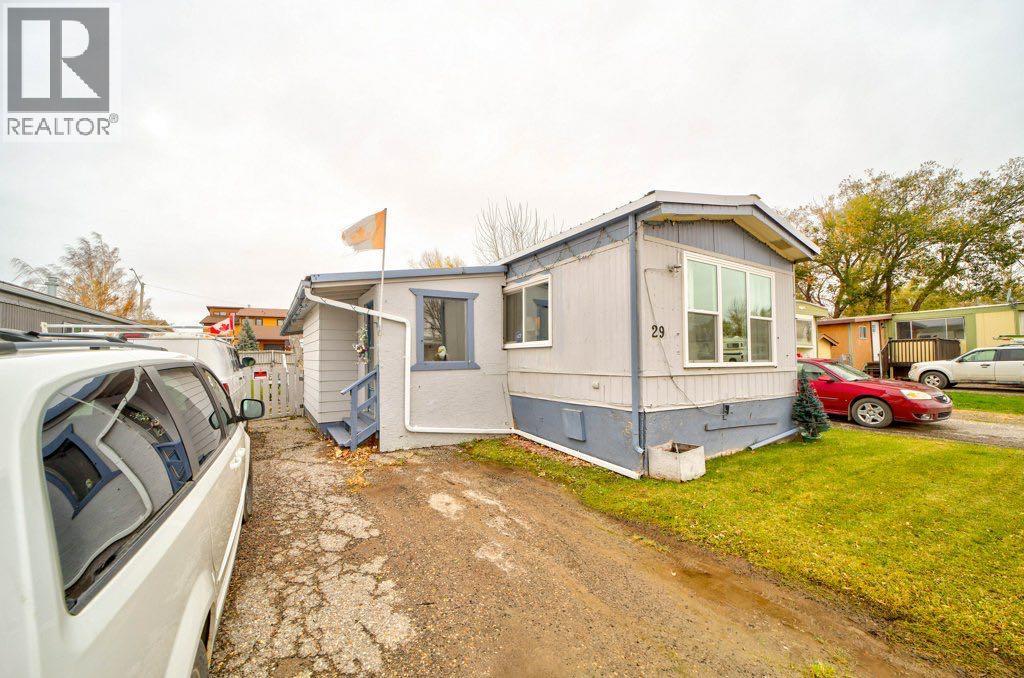# 29, 895 Elizabeth Street, photo 2 of 38