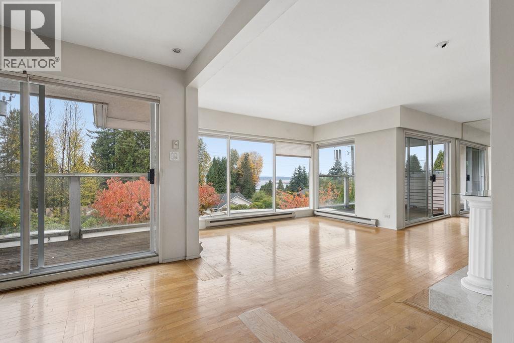 1115 Ottaburn Road, West Vancouver — photo 25