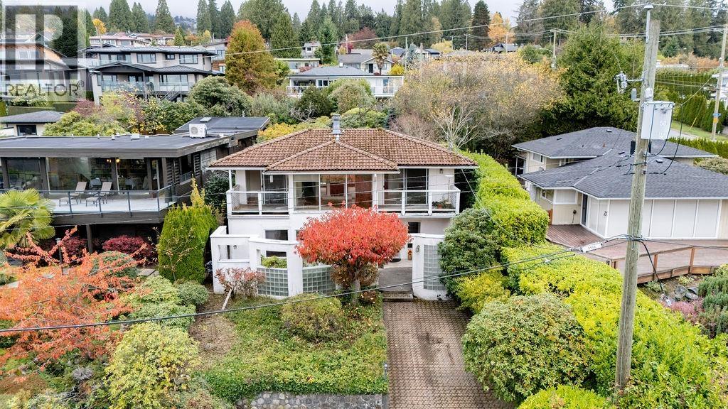 1115 Ottaburn Road, West Vancouver — photo 22