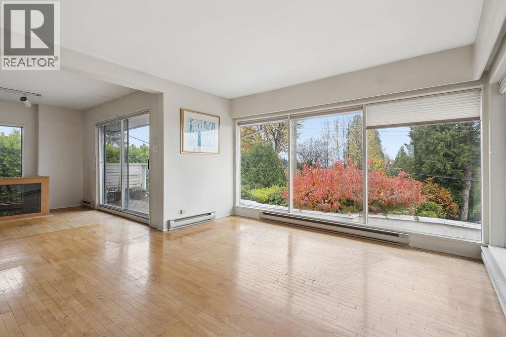 1115 Ottaburn Road, West Vancouver — photo 7