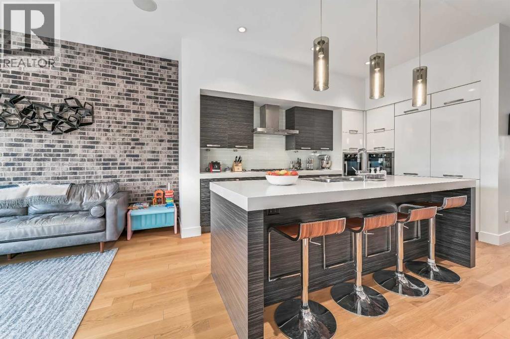 4210 19 Street SW, photo 10 of 31