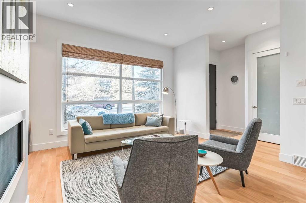 4210 19 Street SW, photo 5 of 31
