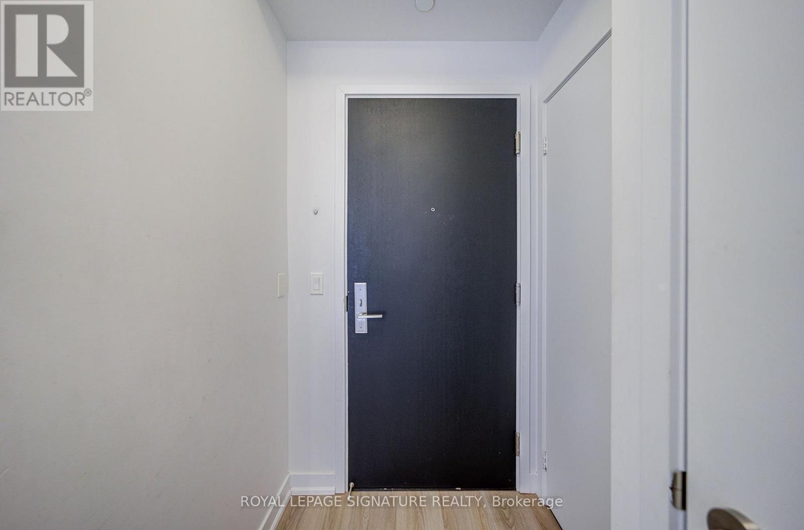 Photo of 1705 - 8 EGLINTON AVENUE E