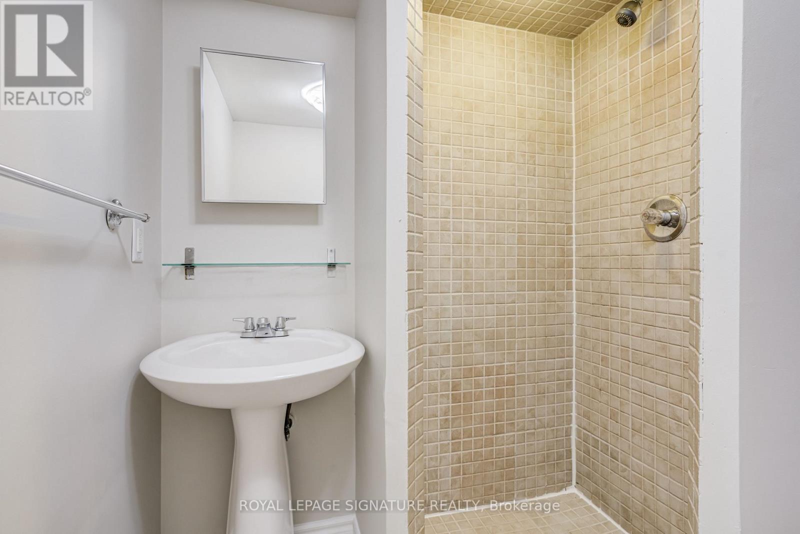 22 Painswick Crescent, Toronto, ON photo 42