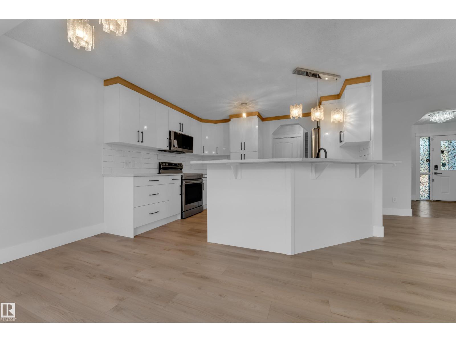 3003 25 AV NW, Edmonton — photo 10