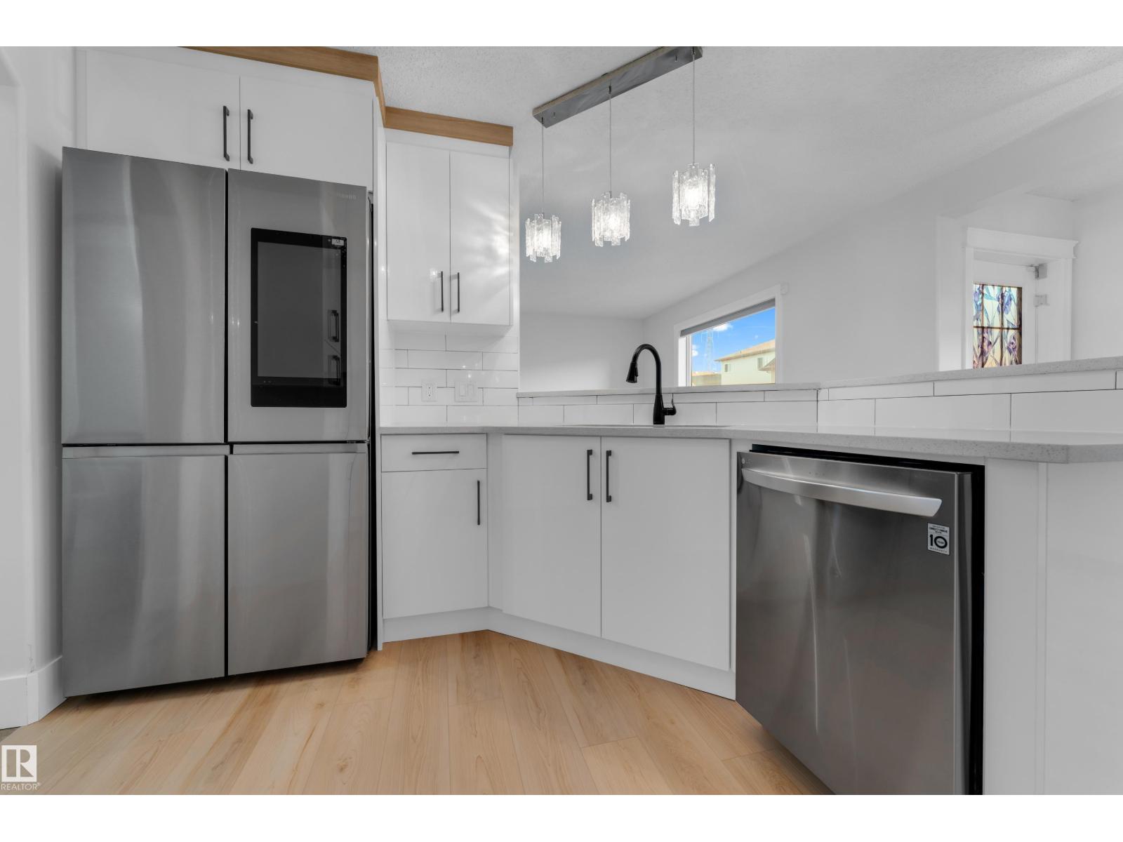 3003 25 AV NW, Edmonton — photo 13