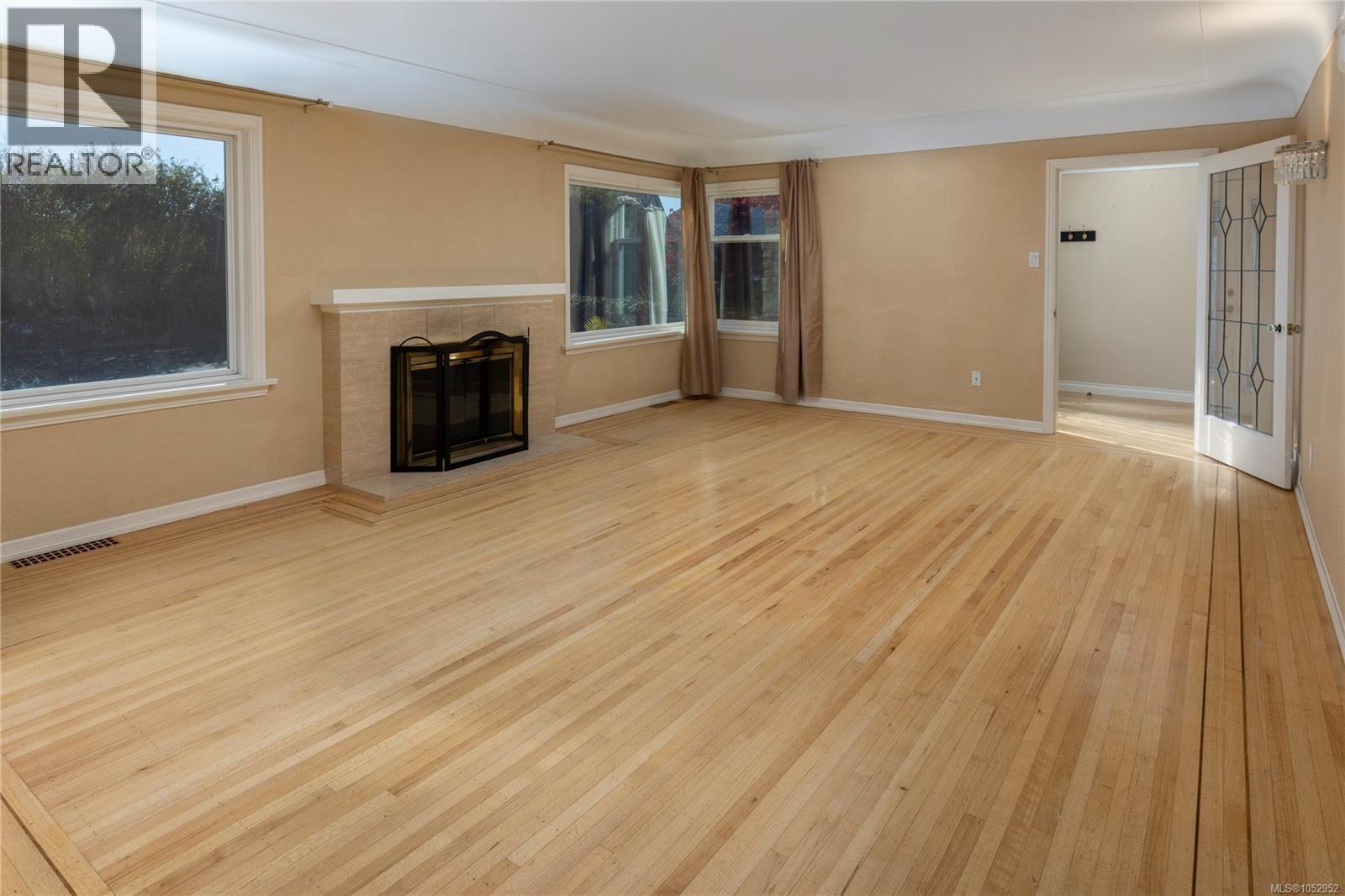  218 Beach Drive, Oak Bay