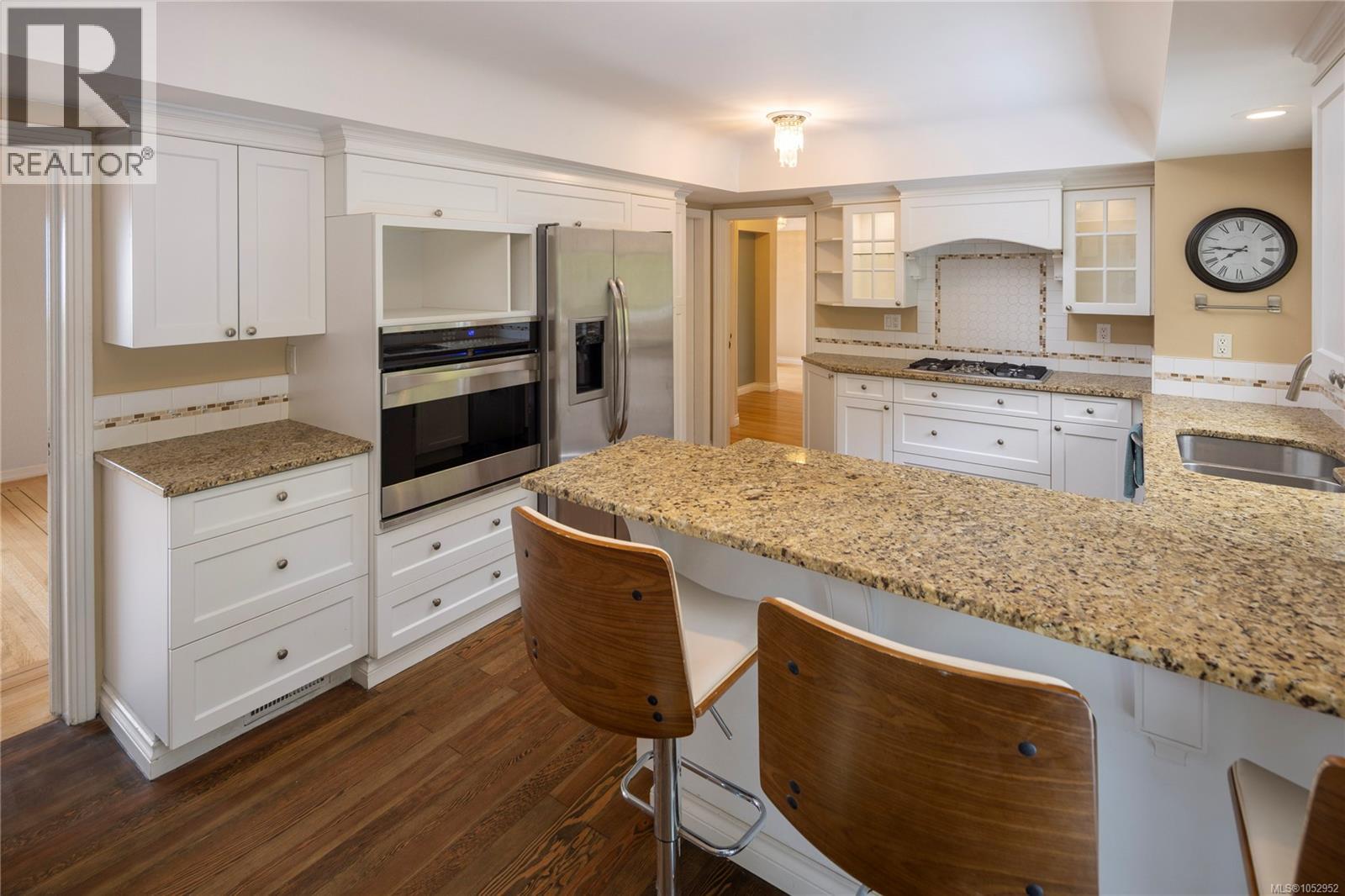  218 Beach Drive, Oak Bay
