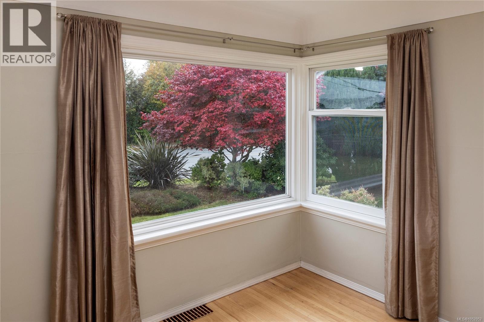  218 Beach Drive, Oak Bay