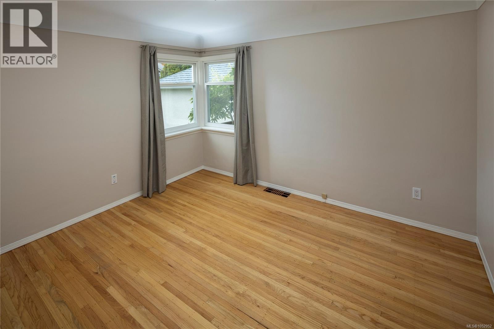  218 Beach Drive, Oak Bay