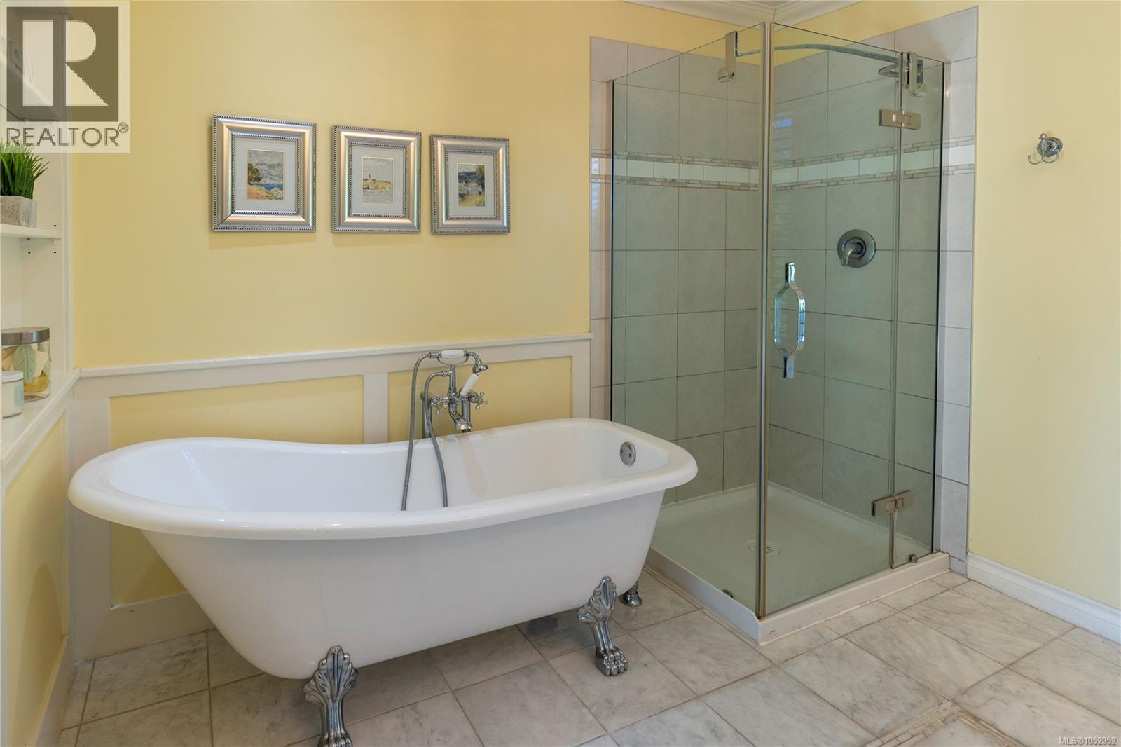  218 Beach Drive, Oak Bay