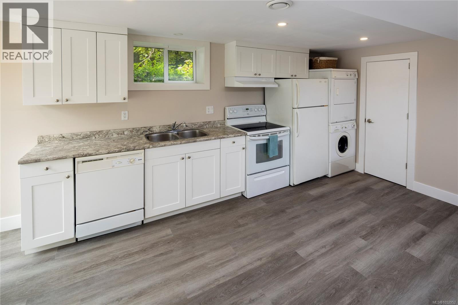  218 Beach Drive, Oak Bay