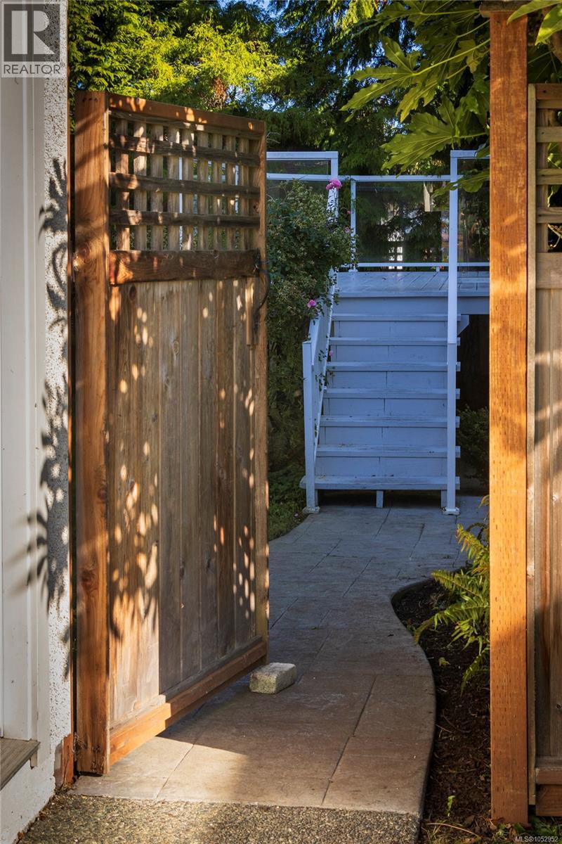  218 Beach Drive, Oak Bay