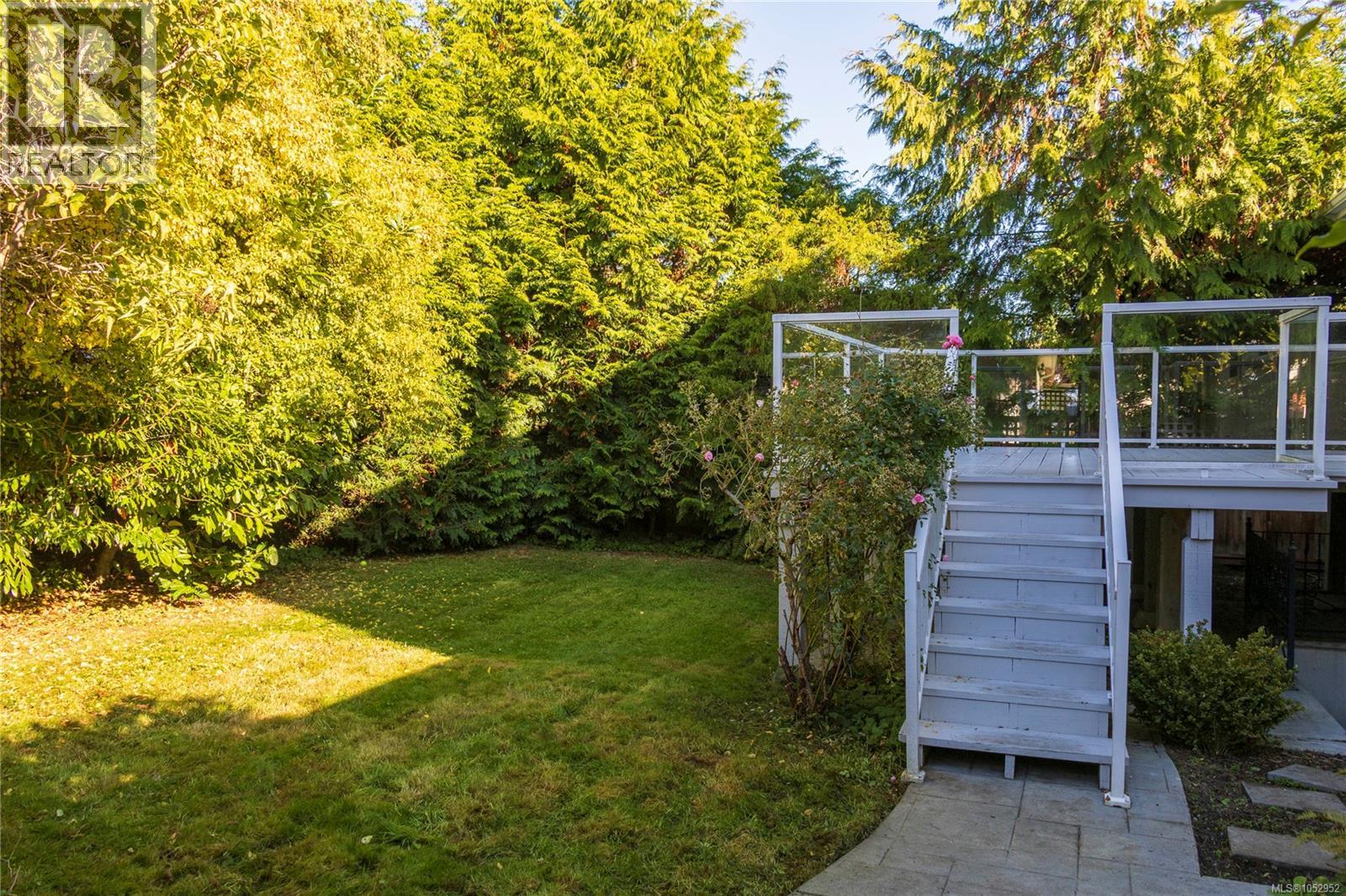  218 Beach Drive, Oak Bay