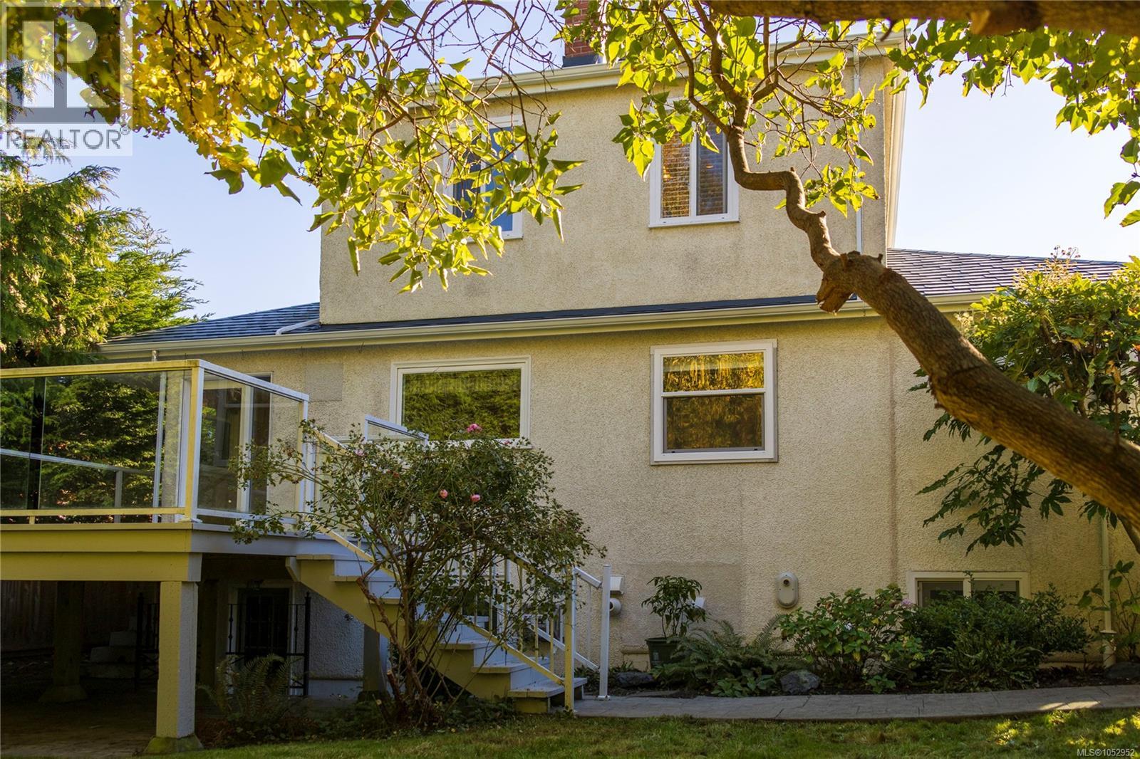  218 Beach Drive, Oak Bay