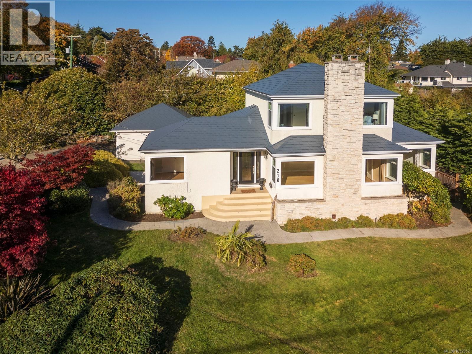  218 Beach Drive, Oak Bay