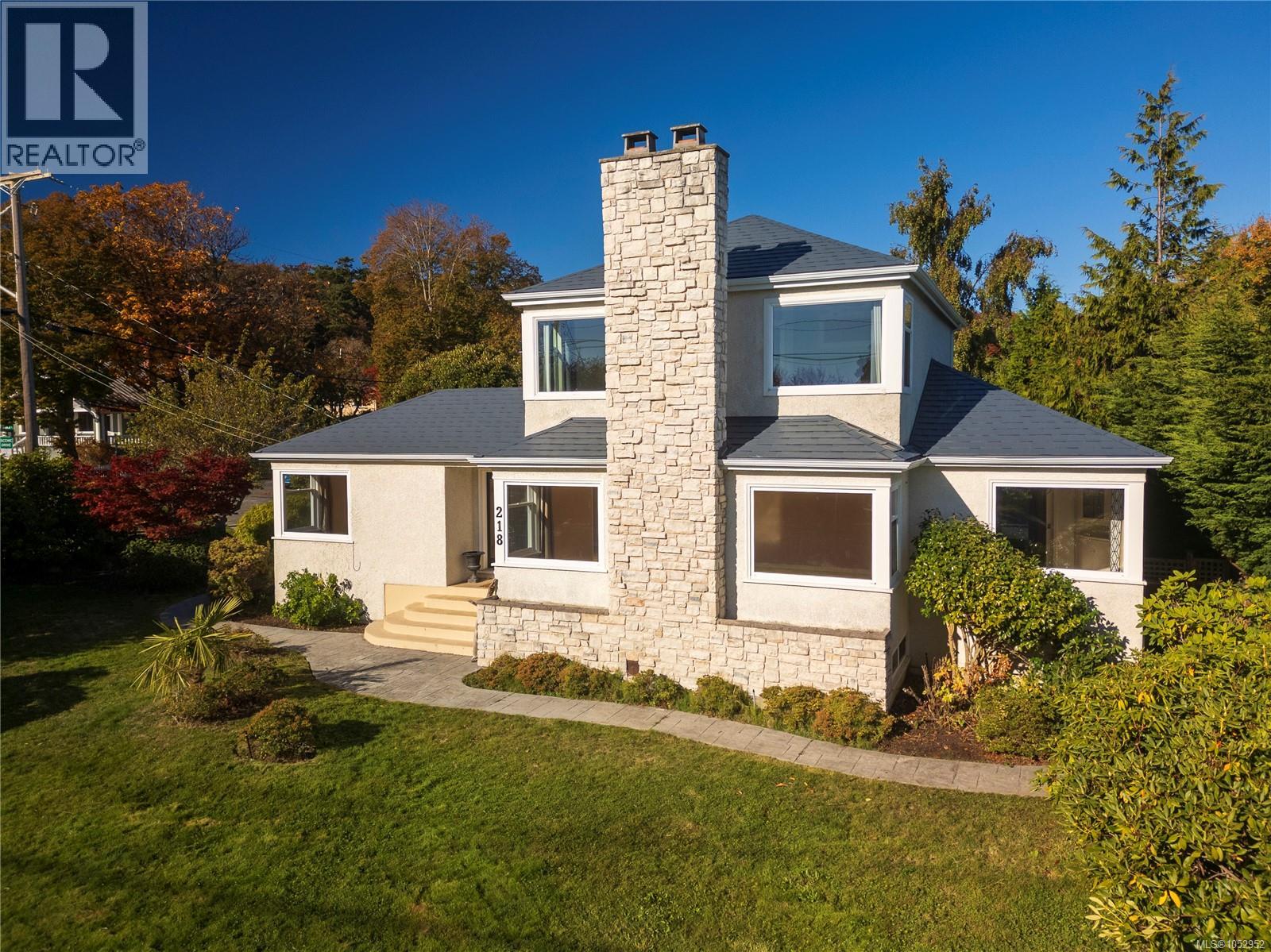  218 Beach Drive, Oak Bay