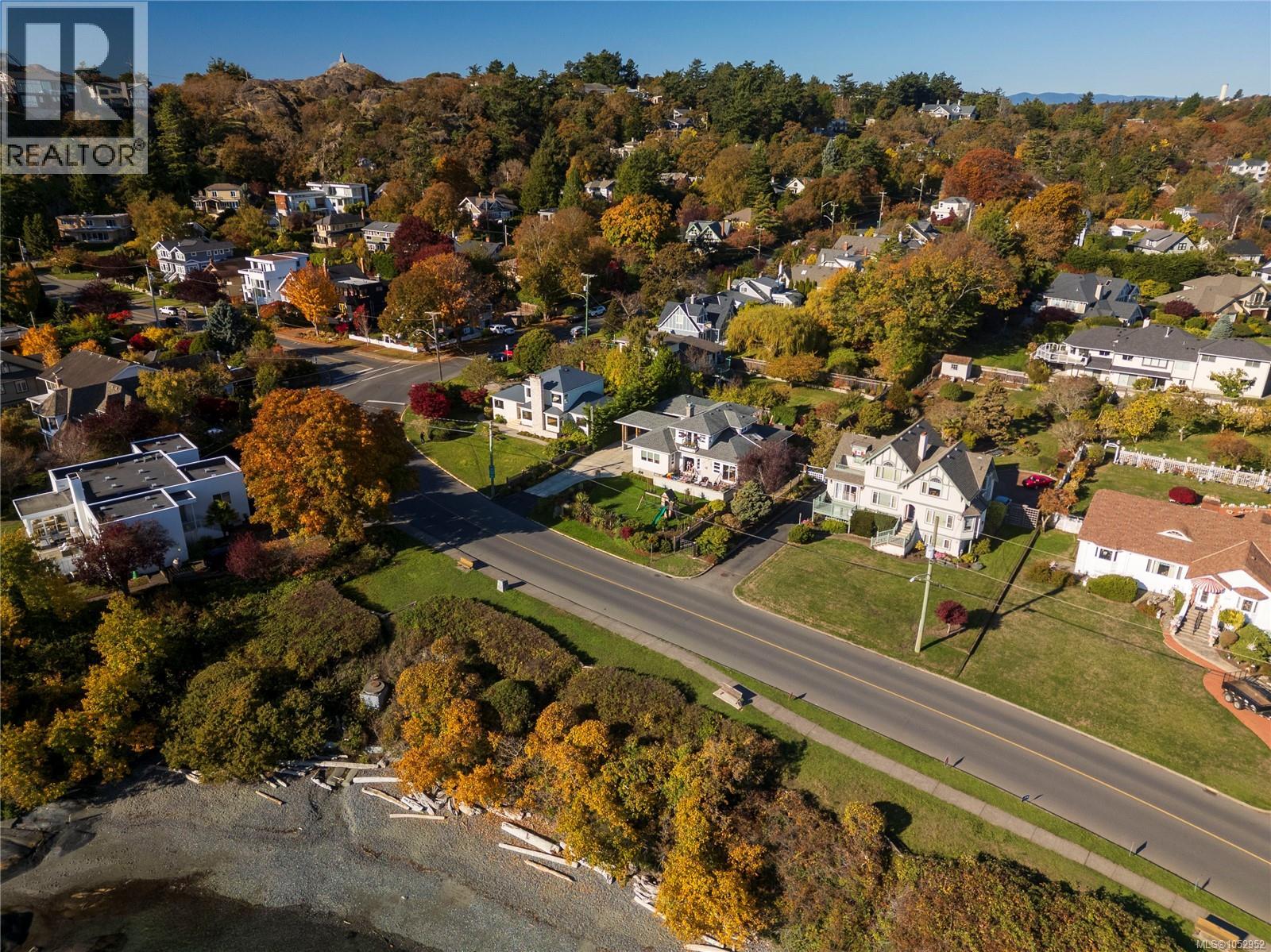  218 Beach Drive, Oak Bay