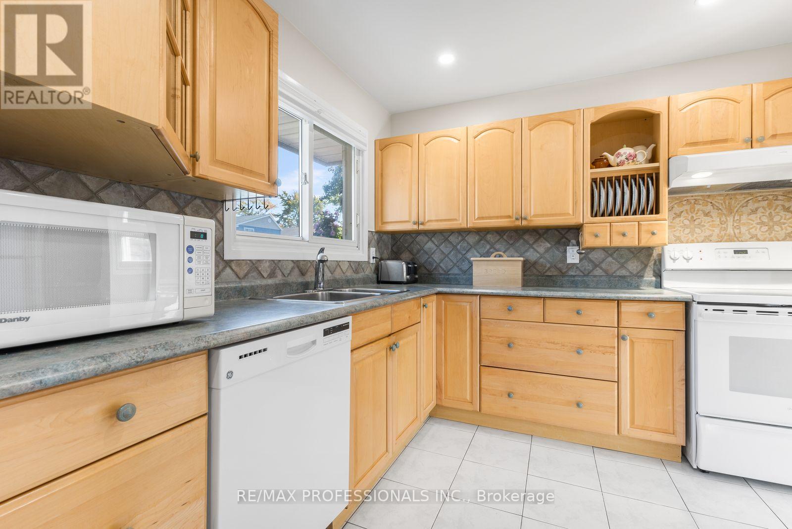 11 GRAND RAPIDS SQUARE, Brampton (Northgate) — photo 12