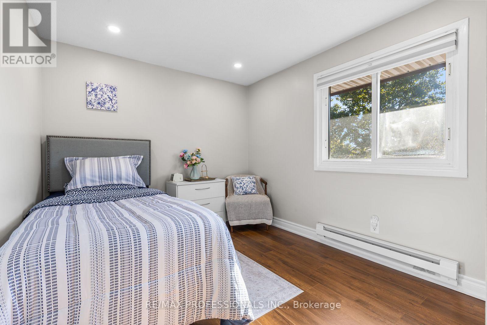11 Grand Rapids Square, Brampton, ON photo 18