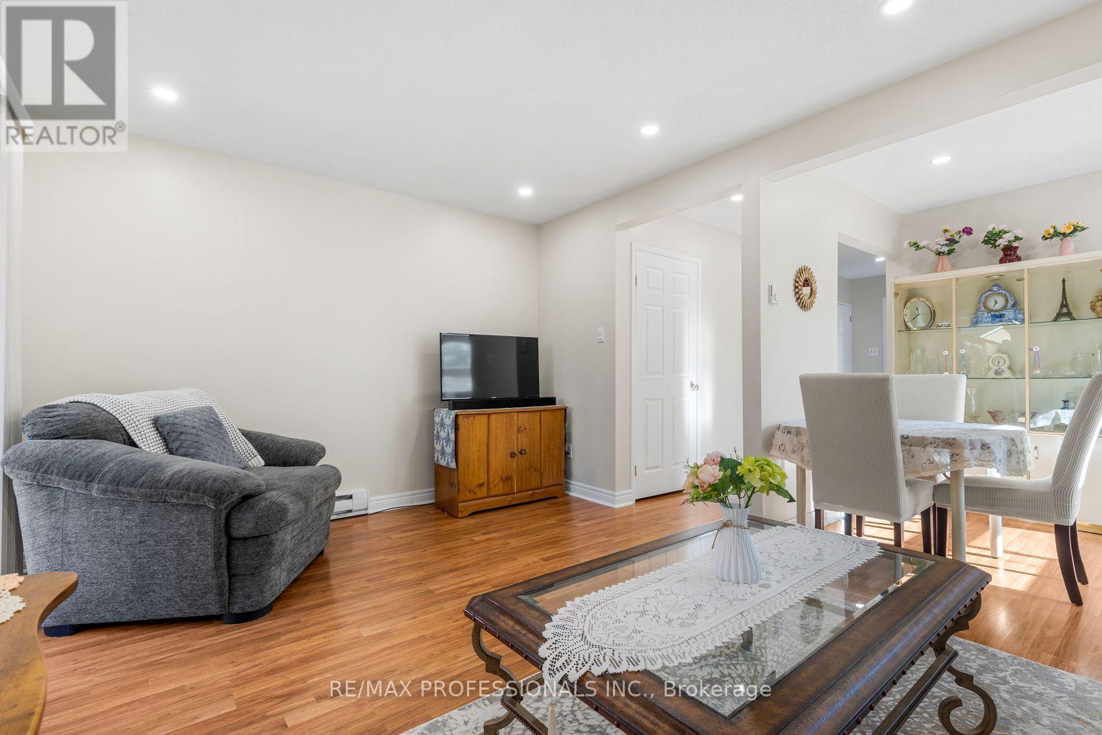 11 GRAND RAPIDS SQUARE, Brampton (Northgate) — photo 8
