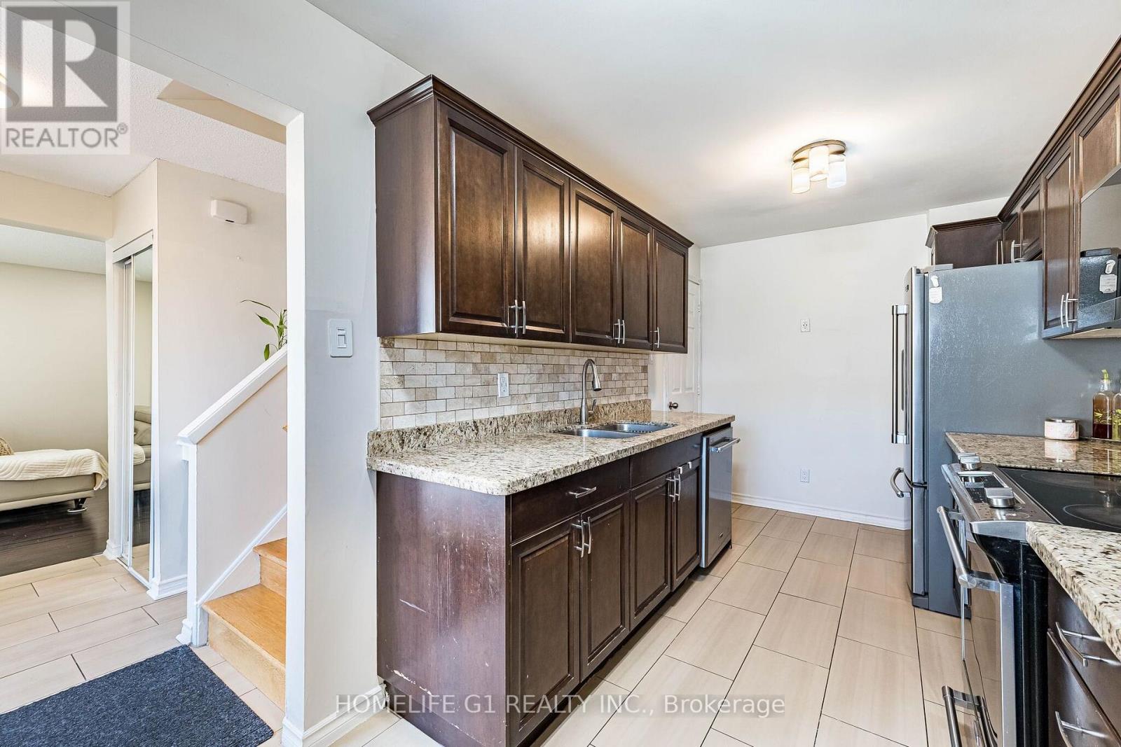 35 Greenbush Court, Brampton, ON photo 13