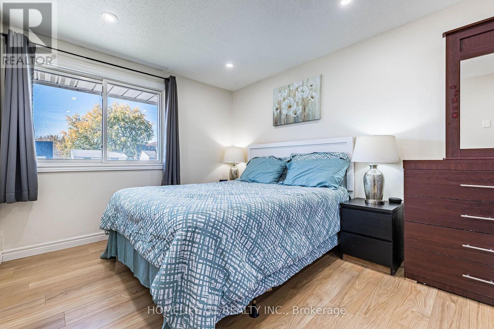 35 Greenbush Court, Brampton, ON photo 21