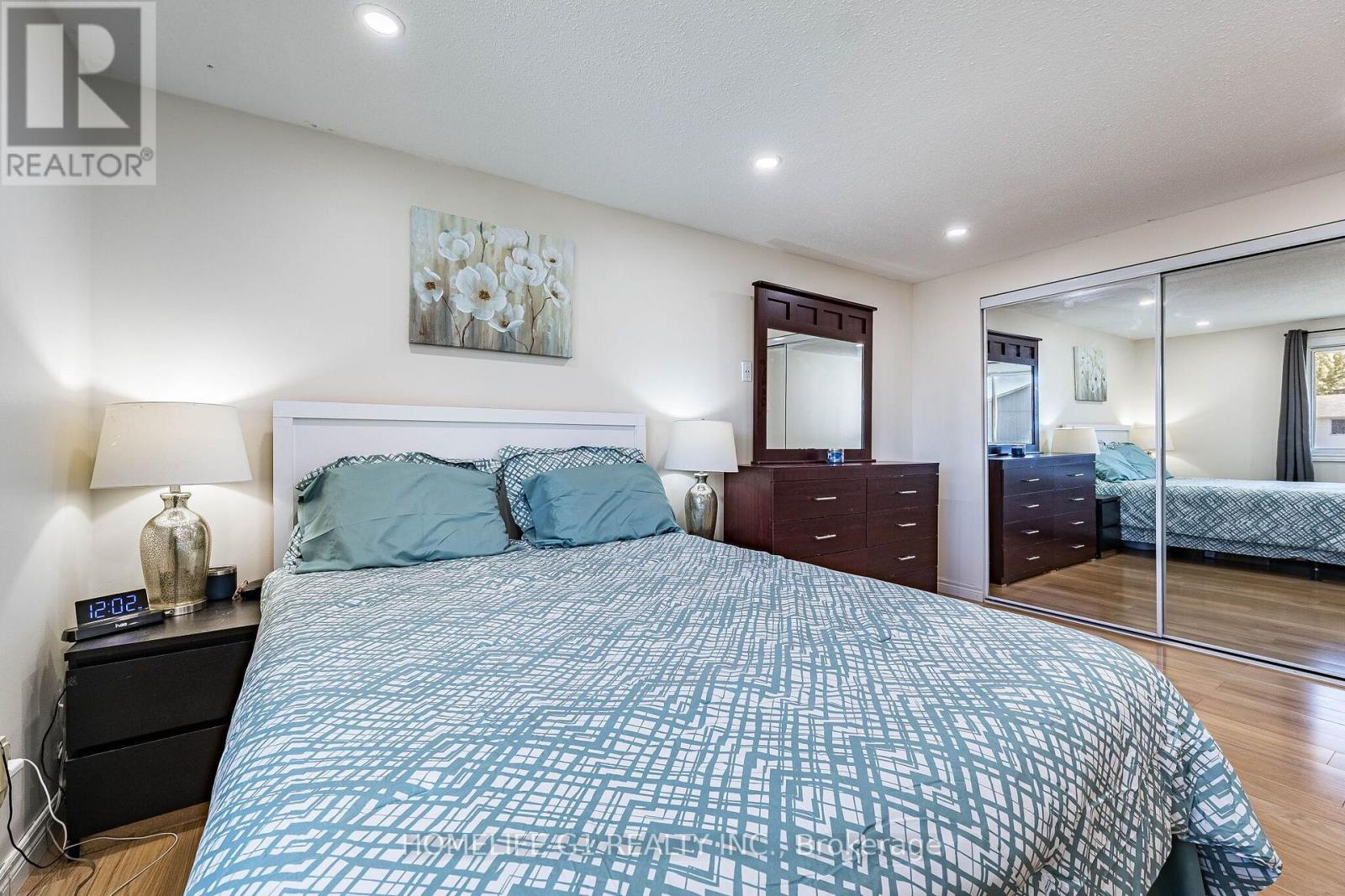 35 Greenbush Court, Brampton, ON photo 22