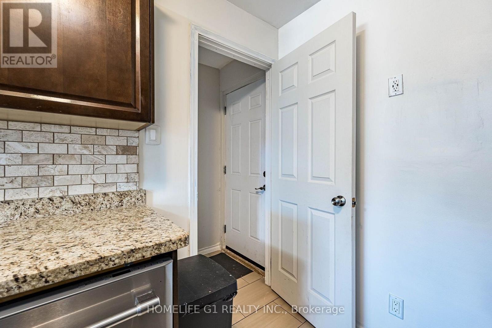 35 Greenbush Court, Brampton, ON photo 28