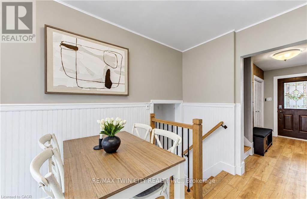 68 CAMBRIDGE Avenue, Kitchener, ON photo 14