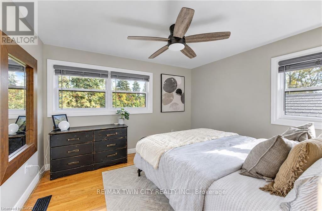 68 CAMBRIDGE Avenue, Kitchener, ON photo 18