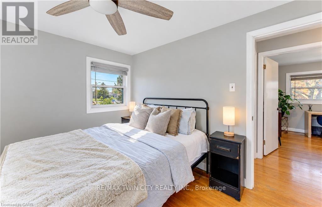 68 CAMBRIDGE Avenue, Kitchener, ON photo 20