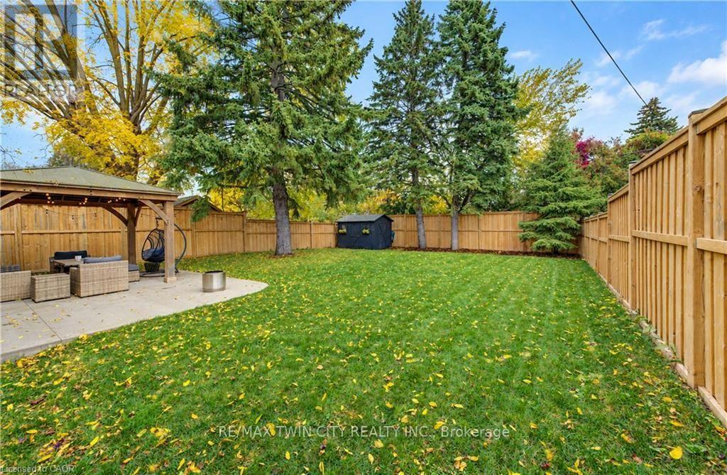 68 CAMBRIDGE Avenue, Kitchener, ON photo 38
