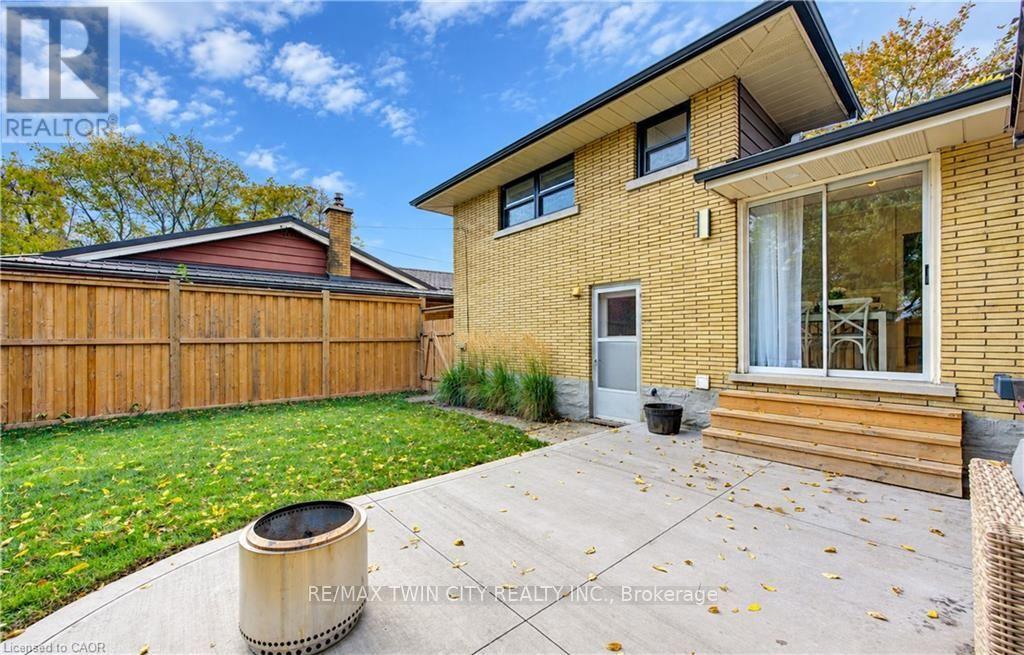 68 CAMBRIDGE Avenue, Kitchener, ON photo 40