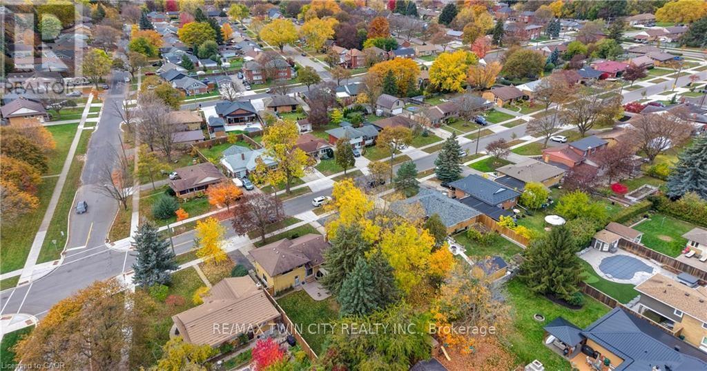 68 CAMBRIDGE Avenue, Kitchener, ON photo 46