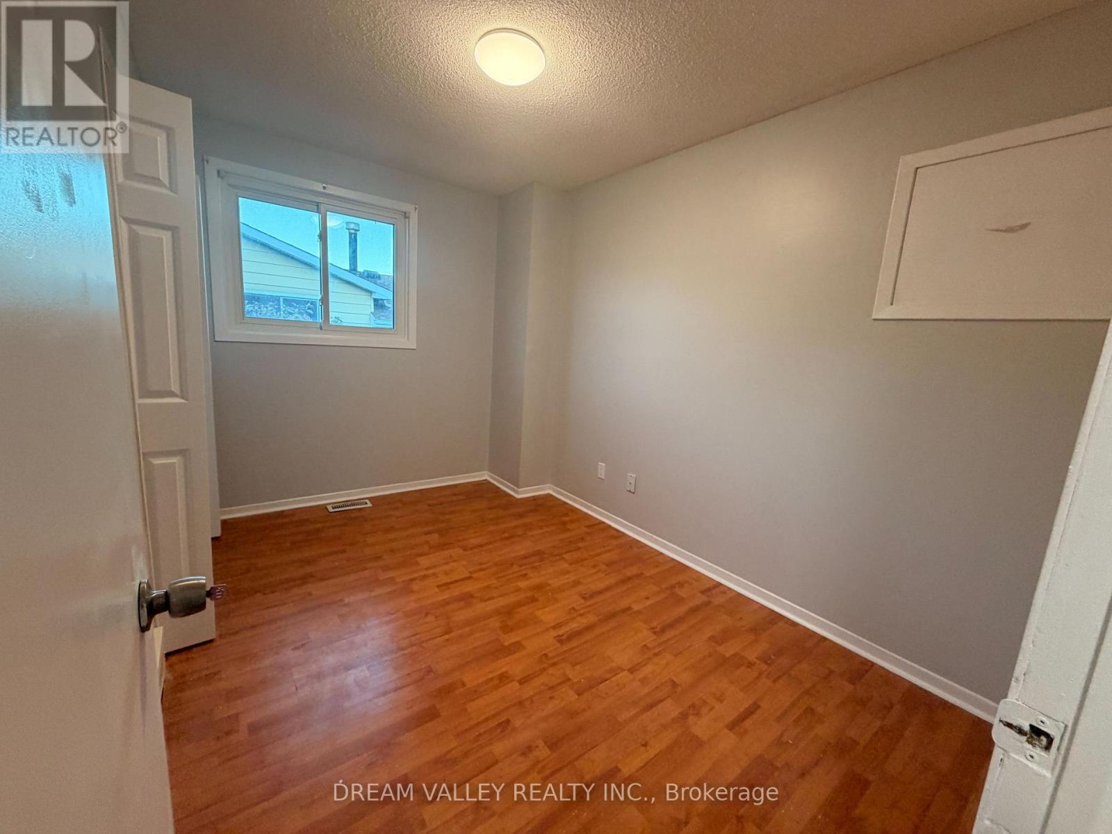 195 KEEFER ROAD, Thorold (Confederation Heights) — photo 8