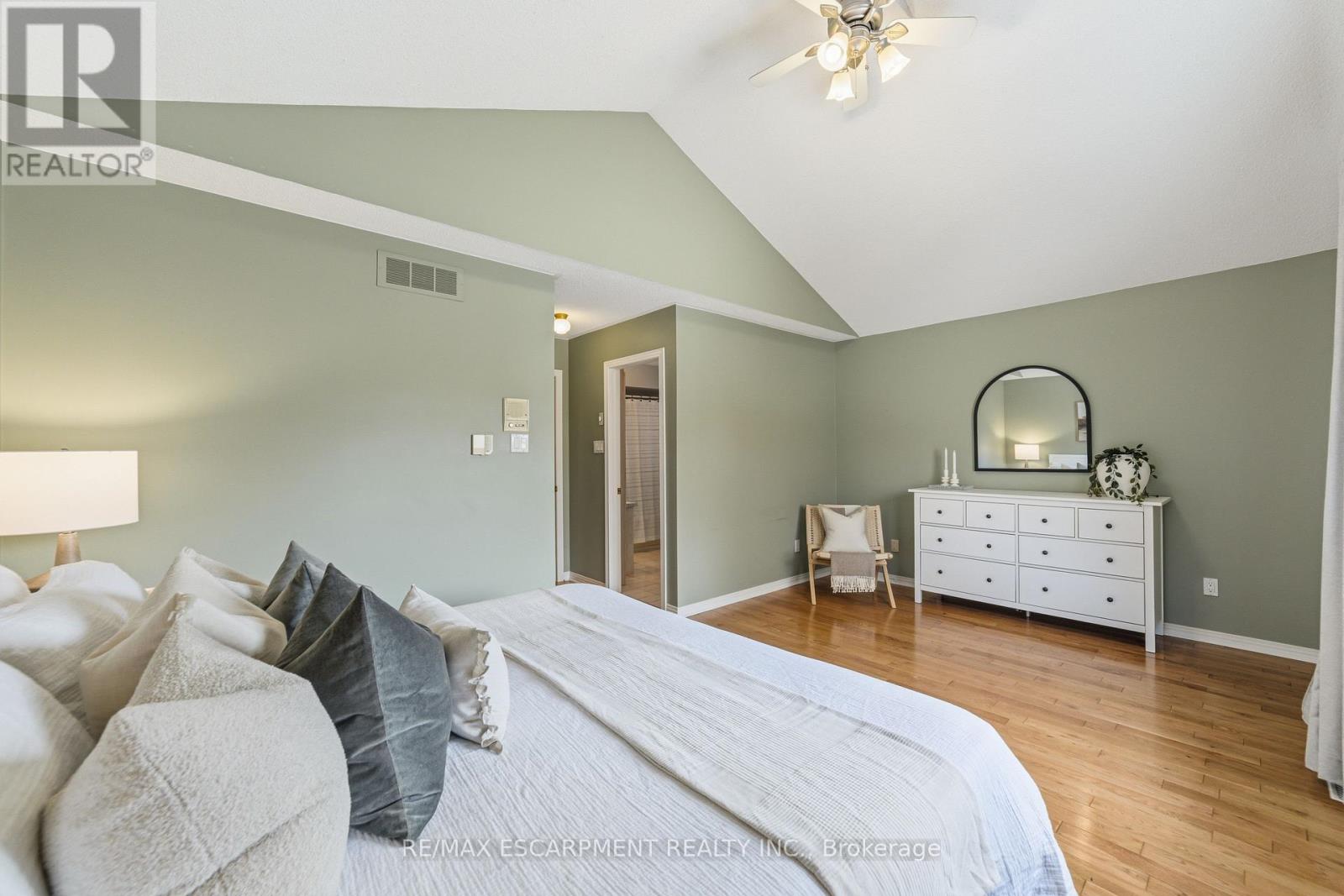 40 Brookhurst Crescent, Hamilton, ON photo 13