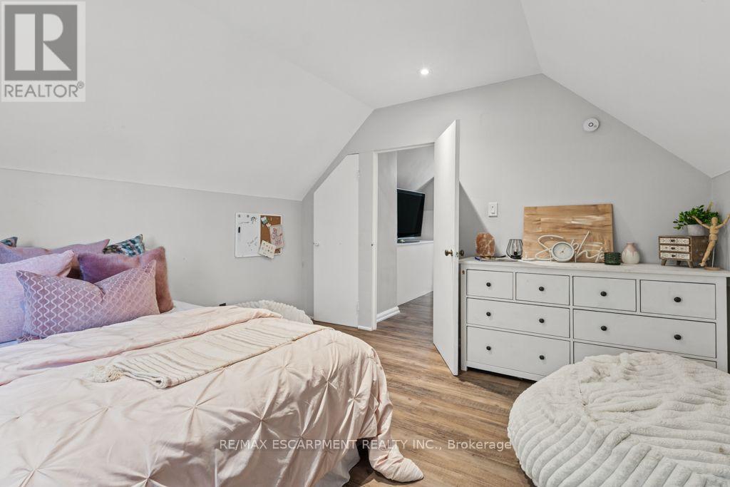202 Huxley Avenue South, Hamilton, ON photo 33