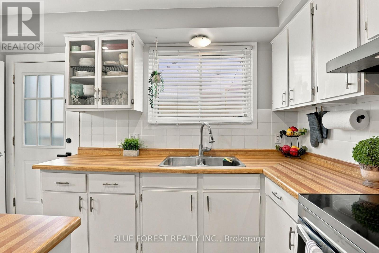 420 FOREST AVENUE, St. Thomas — photo 10