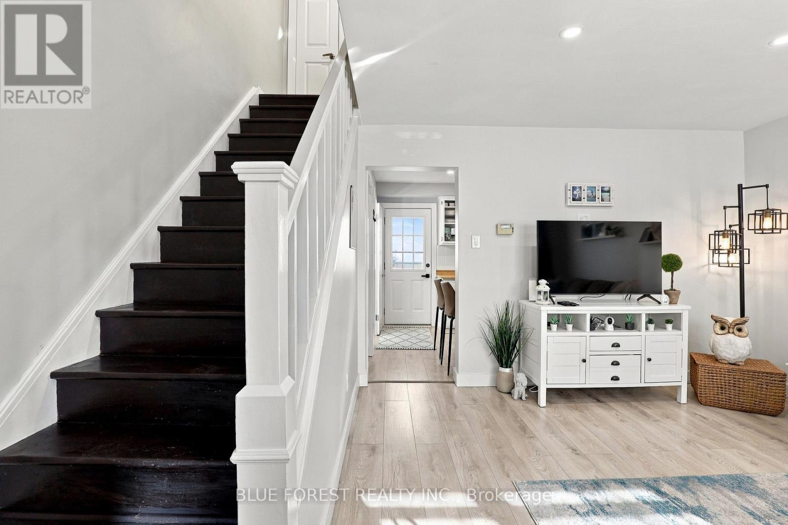 420 FOREST AVENUE, St. Thomas — photo 4
