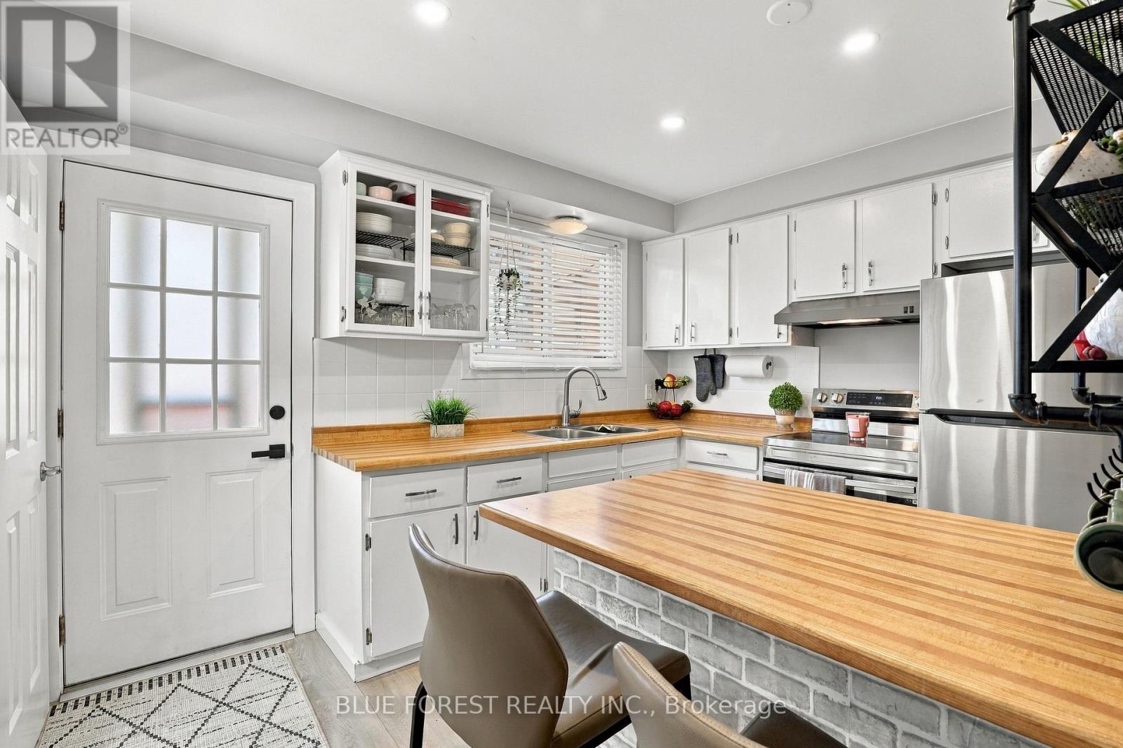 420 FOREST AVENUE, St. Thomas — photo 8