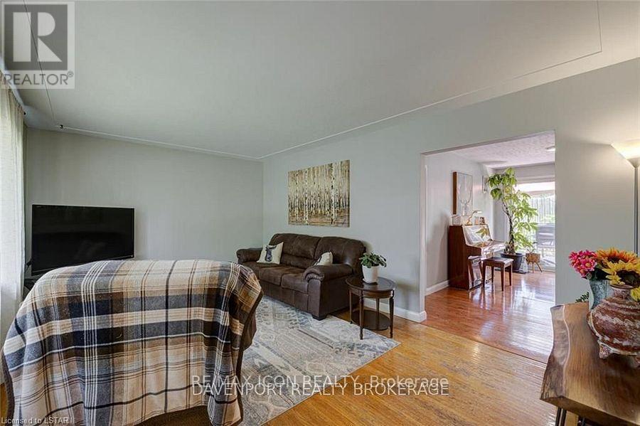 58 MANITOULIN DRIVE, London East (East O) — photo 2