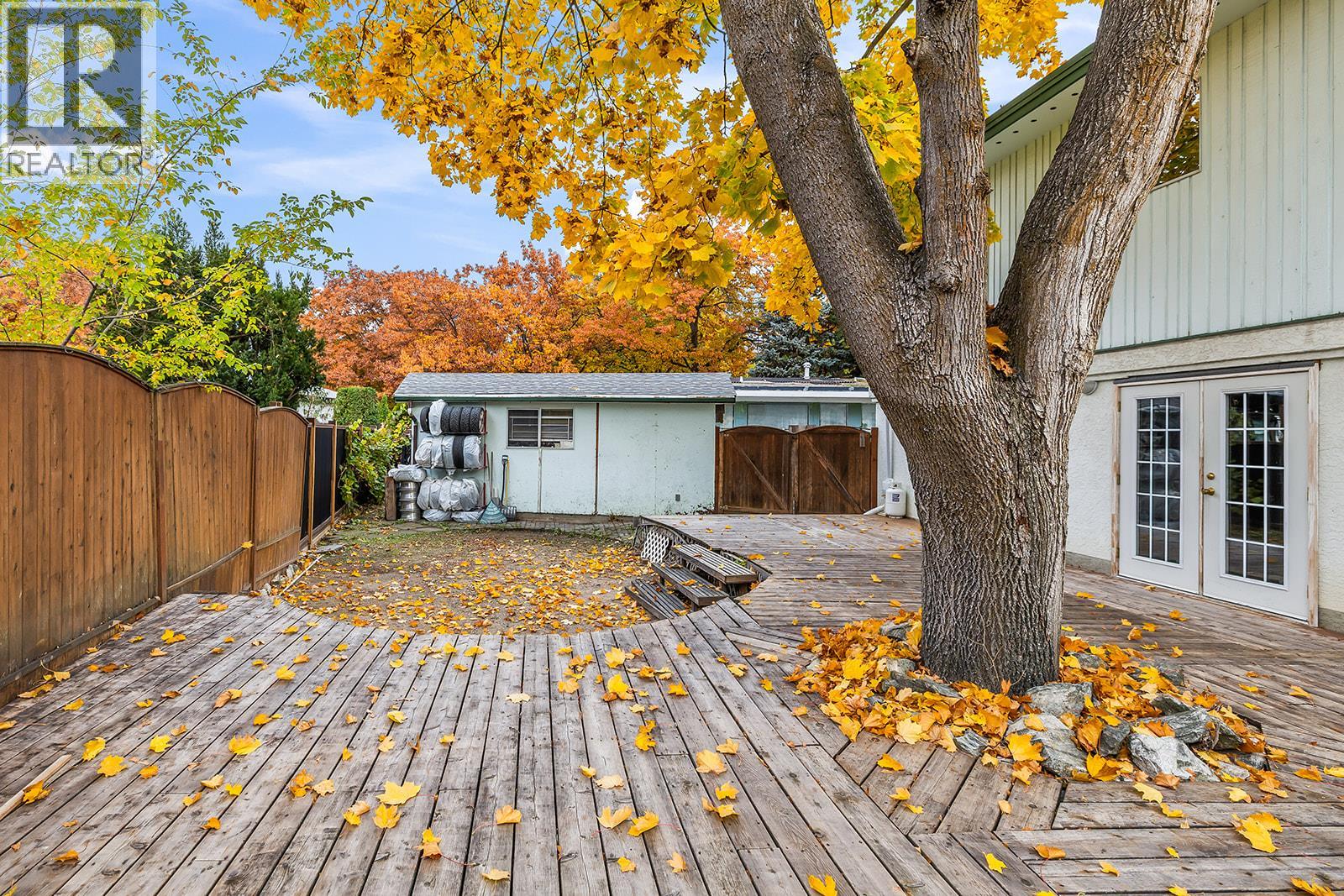  1050 Pinecrest Lane, Kelowna