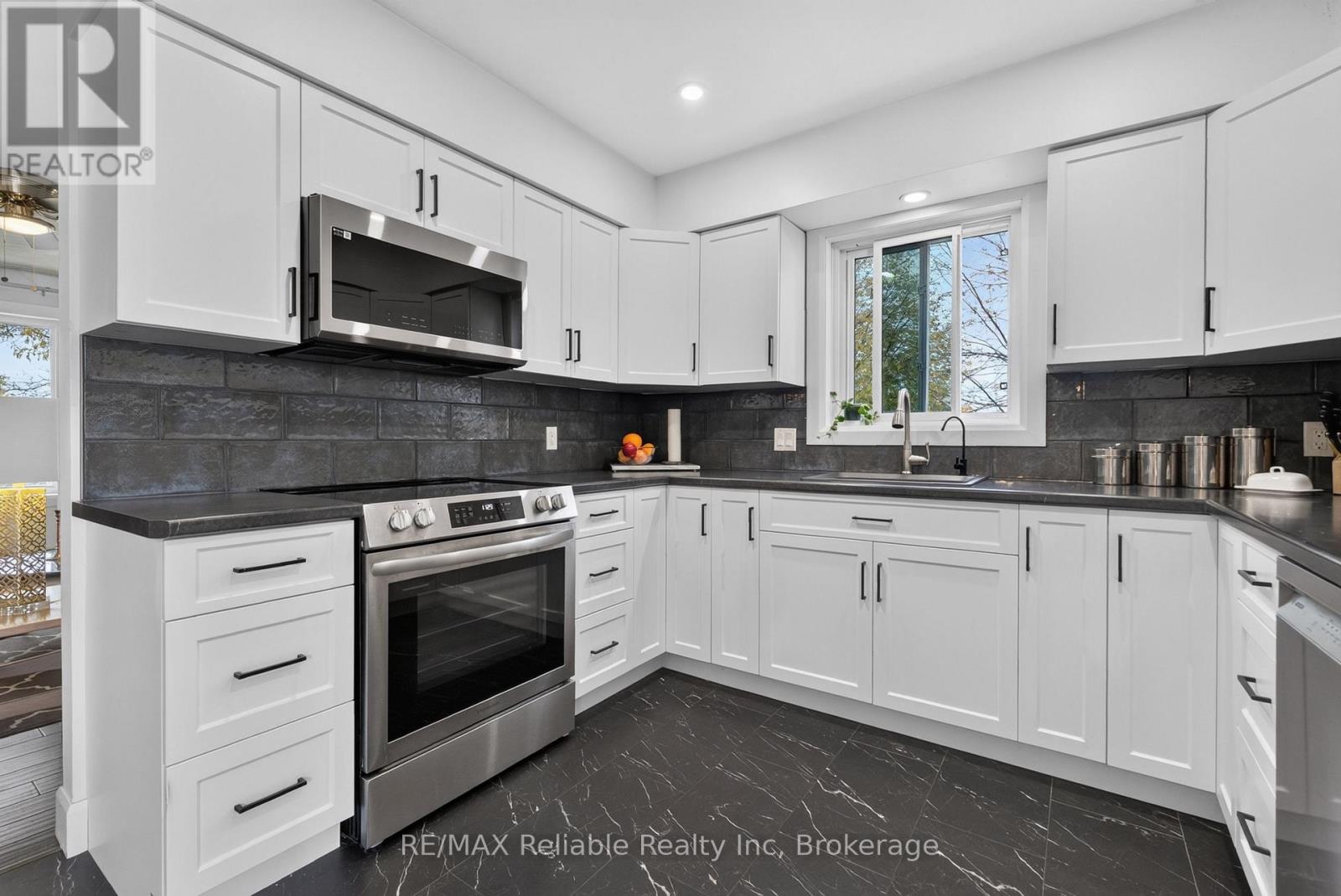306 LAKESIDE DRIVE, Goderich (Goderich (Town)) — photo 10