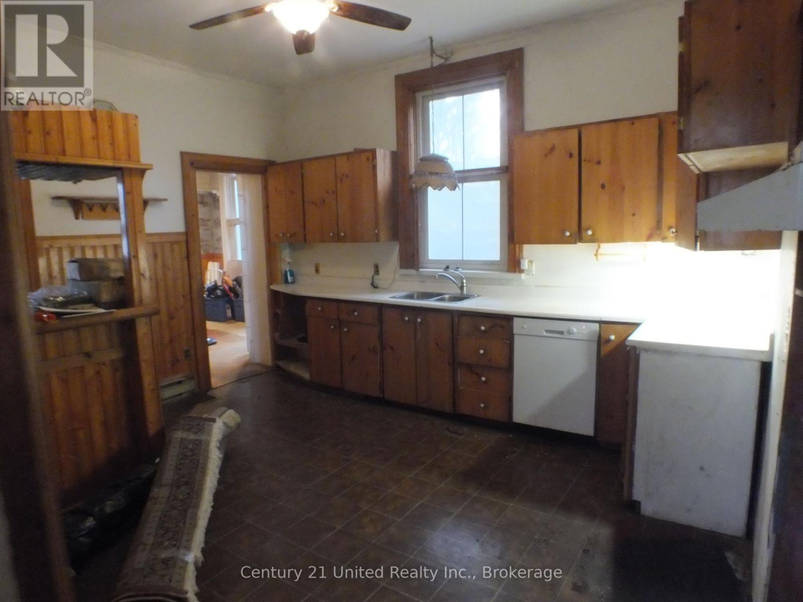 400 DOWNIE STREET, Peterborough (Town Ward 3) — photo 7