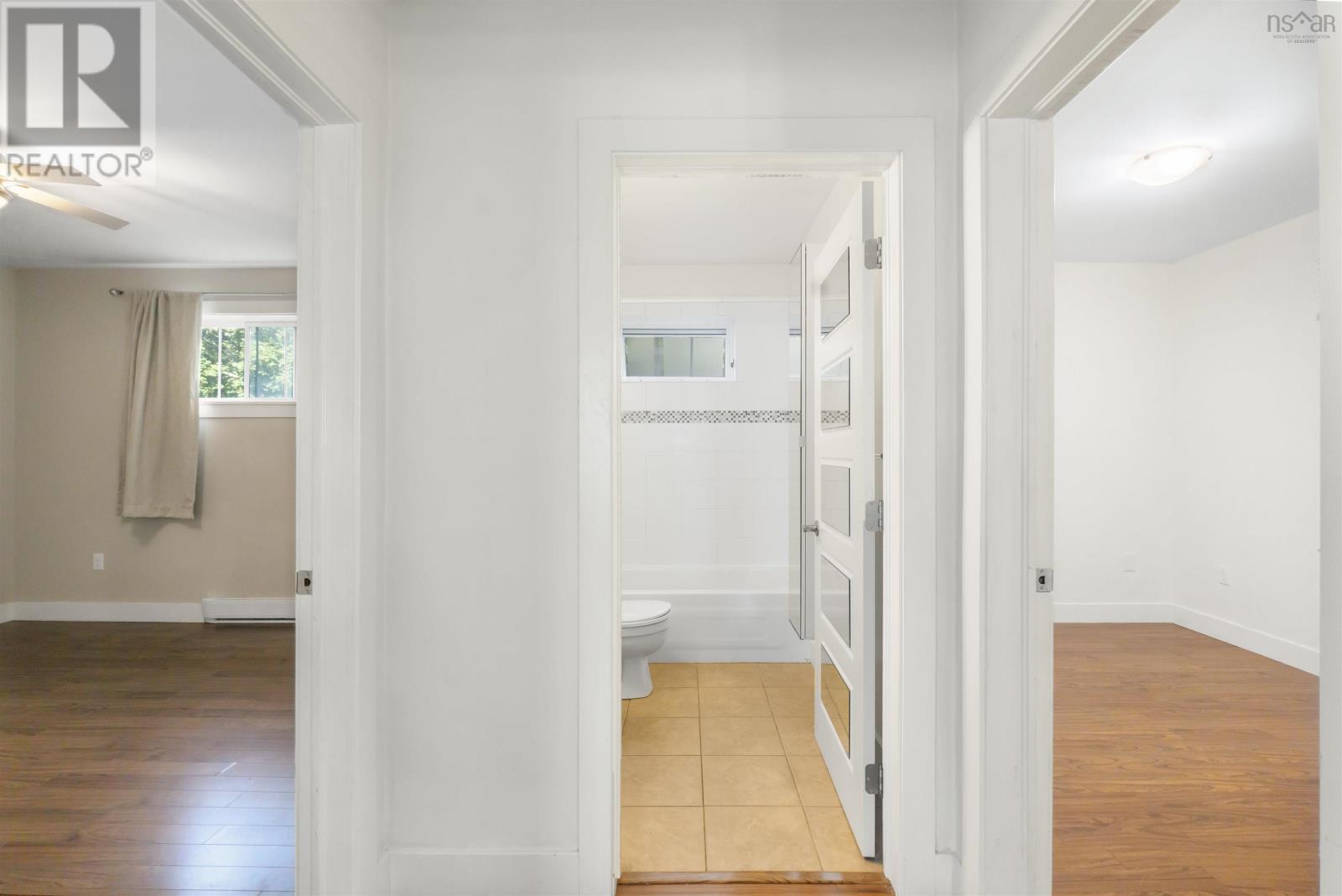A/B 2487 Davison Street, photo 37