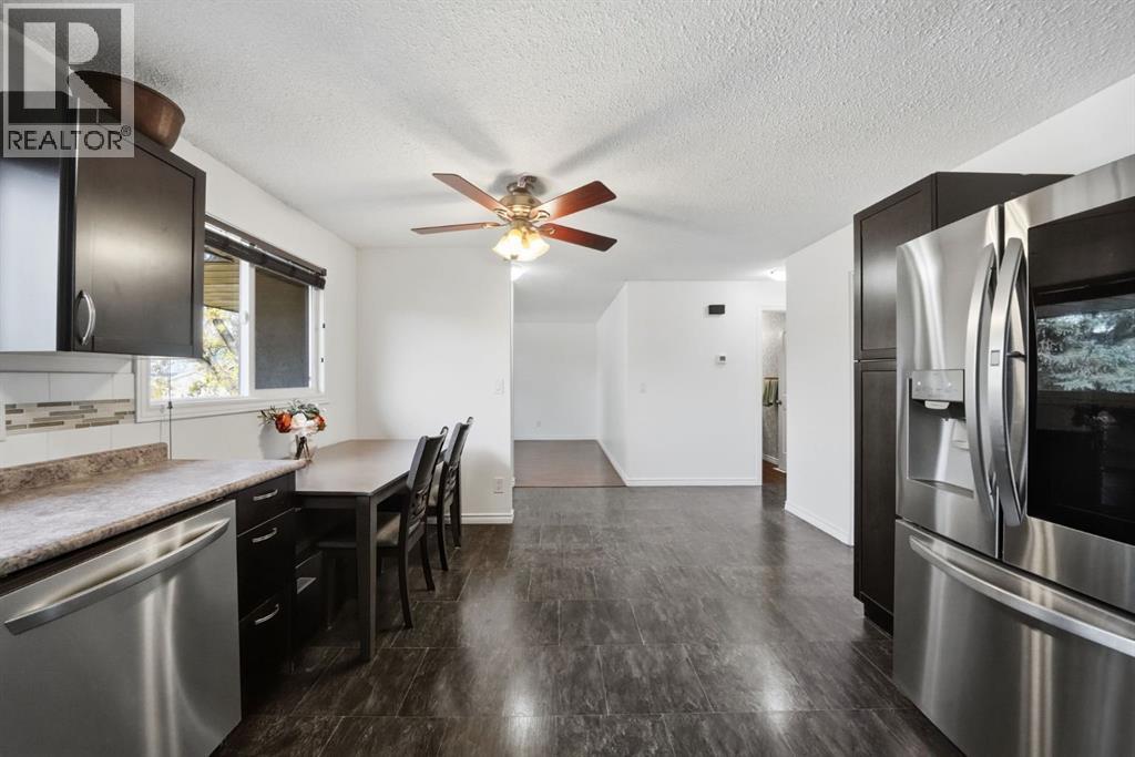 61 Chappel Drive, photo 10 of 34
