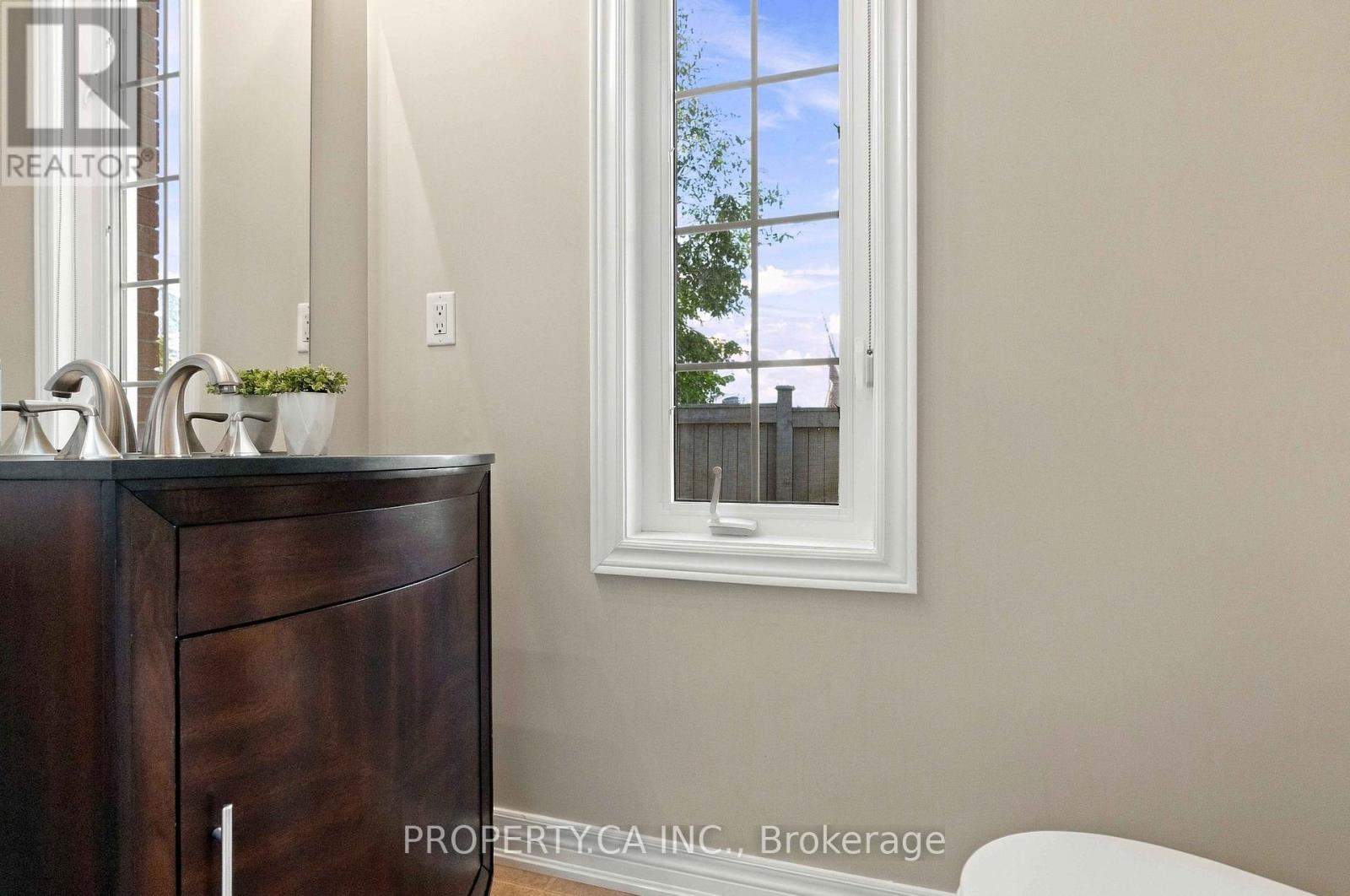 52 WOODVILLE DRIVE, Vaughan (Patterson) — photo 4