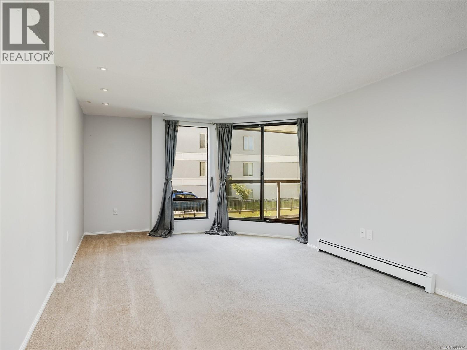 213 1745 Leighton Road, Victoria