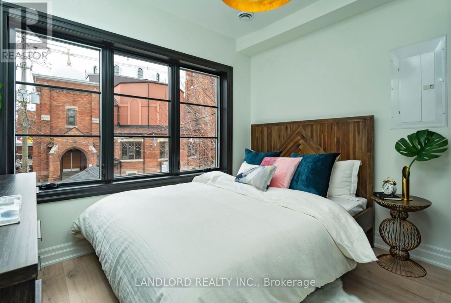 2 - 121 SORAUREN AVENUE, Toronto (Roncesvalles) — photo 3